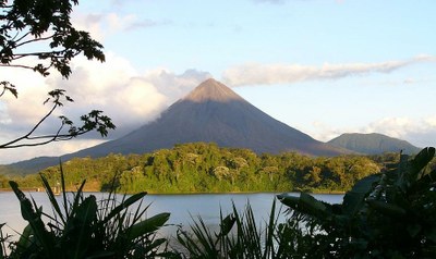 Vulcao e Lago Arenal Paraisos da Floresta Tropical Costa Rica